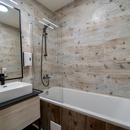 Ar Rezidencia Ludmanska 2 كَشّا